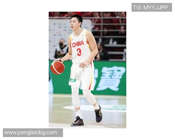 胡明轩的篮球之路：从少年梦想到职业赛场的辉煌历程与成长故事